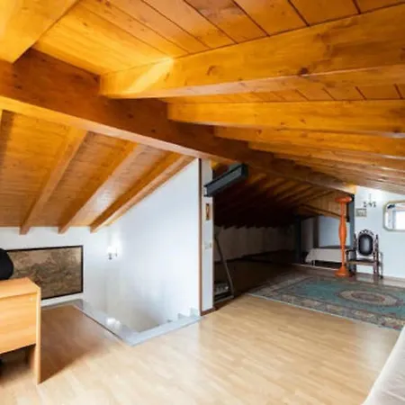 בית נופש Chalet Burkett צ'רנוביו